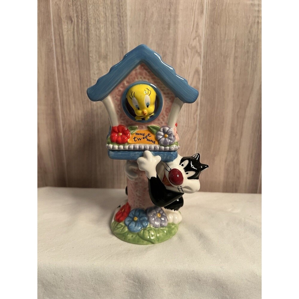 Sylvester & Tweety Bird Nesting Salt & Pepper Shakers  “Home Tweet Home”